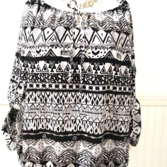 Cato Tops - Black White Peasant Blouse 18/20W